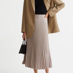 H&M MIDI PLEATED SKIRT IN LIGHT PINK